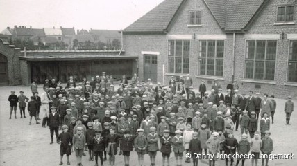 Boekvoorstelling Twee eeuwen onderwijzen in Langemark